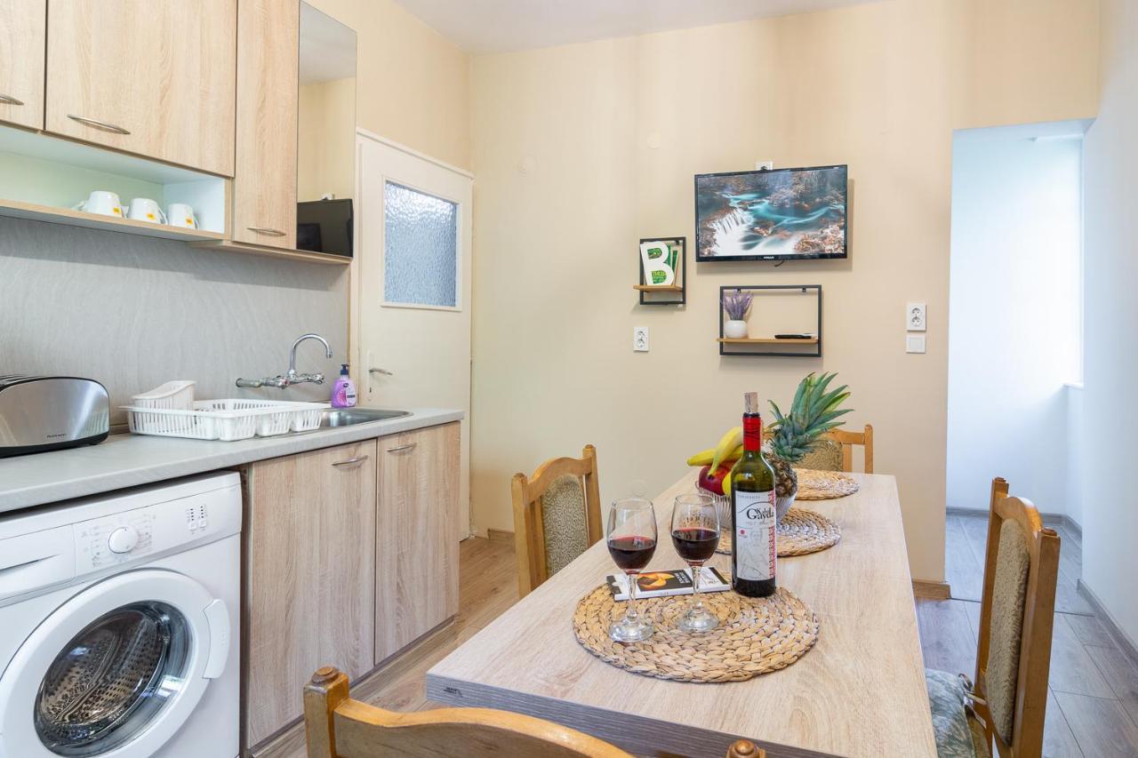 Apartament Madrid 2bdr W Free Parking Near Metro, Serdika Mall