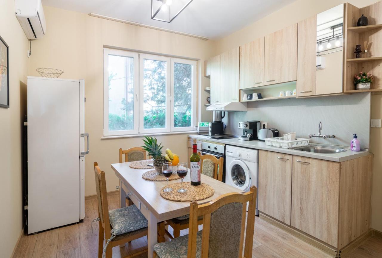Apartament Madrid 2bdr W Free Parking Near Metro, Serdika Mall *