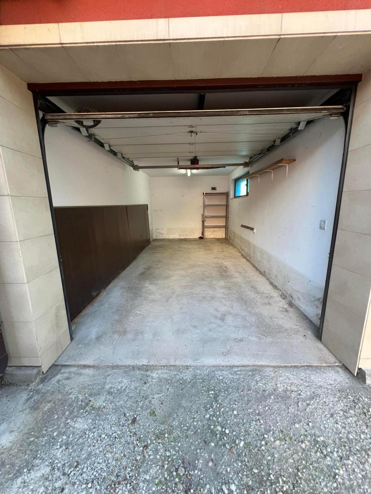 Madrid 2bdr W Free Parking Near Metro, Serdika Mall Apartament Sofia